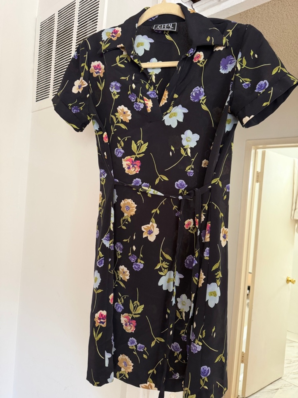 Black Floral Short Sleeve Wrap Dress - Unknown Brand